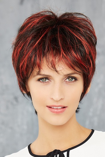 Perruque courts dcheveux ecoiffes marron-acajous fibres portrait